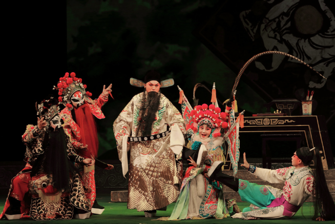 哪种曲艺形式在民间有着“鹦哥戏”的俗称?